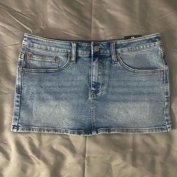 Fashion Nova Dresses & Skirts - **NEW** FashionNova MINI SKIRT